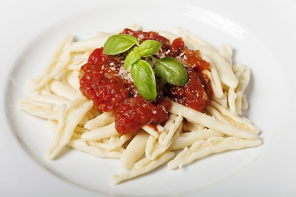 포토 JPG 해외이미지 접시 음식 백그라운드 포크 잎 토마토 채소 부분 치즈 파스타 실내 건강 요리 사람없음 가로 빨간색 초록색 식사 저녁식사 이탈리아 흰색 허브 준비 바질 점심식사 채식주의자 해외202004 해외포토 식물 식기 유럽 컬러 유제품 서양음식 내부 채식 파일형식 이미지허브