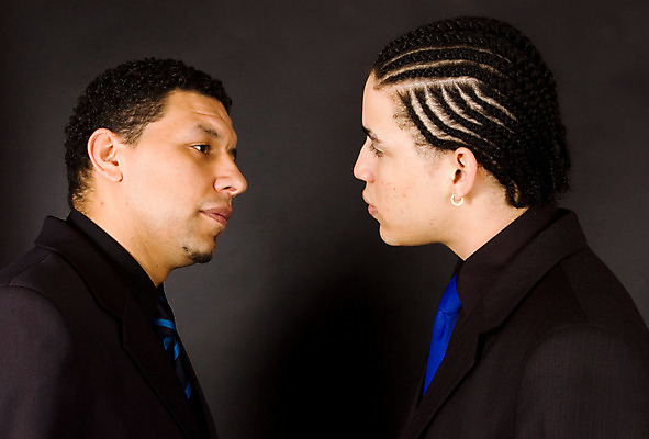 포토 JPG 해외이미지 남자 흑인 2 비즈니스 두명 검은색 구부린 싸움 해외202004 해외포토 서양인 컬러 모션 사람 파일형식 이미지허브