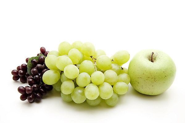 포토 JPG 해외이미지 음식 과일 포도 건강 사람없음 초록색 수확 신선 맛 사과 발사 먹기 흰배경 해외202004 해외포토 컬러 백그라운드 컨셉 농업 모션 흰색 파일형식 이미지허브