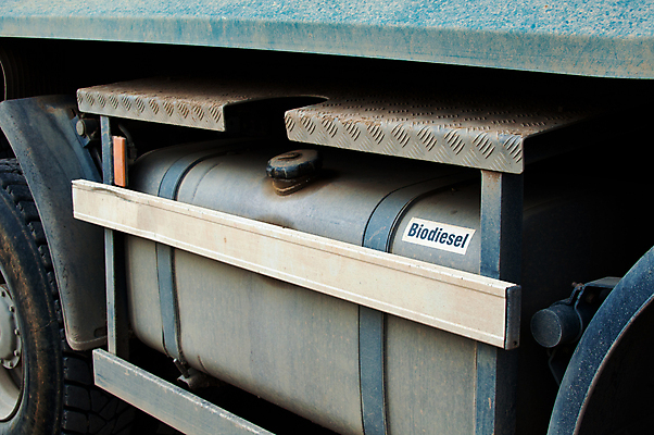 포토 JPG 해외이미지 접시 산업 여행 농업 비즈니스 교통시설 자동차 미래 사람없음 초록색 경제 환경 재활용 운전 에너지 액체 휘발유 석유 발굴 서비스 사인 무역 탱크 먼지 연료 가스 수납 짐차 펌프 내추럴 디젤 바이오 원자재 해외202004 해외포토 식기 육상교통 컬러 교통 컨셉 모션 시설 친환경 파일형식 이미지허브