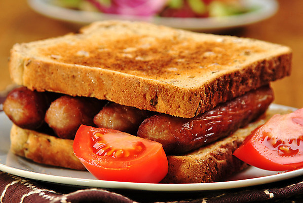 포토 JPG 해외이미지 음식 빵 조각 토마토 영국 샌드위치 건강 육류 요리 사람없음 신선 소시지 맛 그릴 먹기 만족 유기농 토스트 해외202004 해외포토 웰빙 감정 유럽 컨셉 채소 식재료 모션 주방용품 가공식품 파일형식 이미지허브