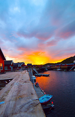 포토 JPG 해외이미지 구름 호수 바다 여행 자연 갈매기 하늘 아침 휴가 산 주택 노르웨이 풍경 사람없음 야외 목재 물 햇빛 반사 계단 마을 일출 항구 침묵 일몰 새벽 판넬 가장자리 고독 야간 방파제 함선 옛날 수평선 해외202004 해외포토 주간 자연요소 나무 공공시설 감정 유럽 배_교통 재료 교통시설 조류 건물 태양 노을 소리 둘레 생태계 파일형식 이미지허브
