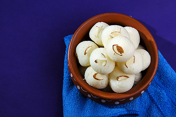 포토 JPG 해외이미지 디저트 사람없음 도자기 원형 사기그릇 냅킨 인도음식 해외포토 도형 그릇 음식 동양음식 파일형식 이미지허브