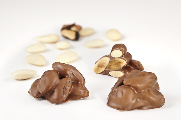 포토 JPG 해외이미지 음식 백그라운드 디저트 사탕 사람없음 빨간색 세트 갈색 노란색 초콜릿 검은색 어둠 우유 흰색 달콤 설탕 수집 만족 모음 충동구매 고립 섞기 해로움 프랄린 해외202004 해외포토 감정 컬러 컨셉 유제품 한글 쇼핑 맛 과소비 파일형식 이미지허브