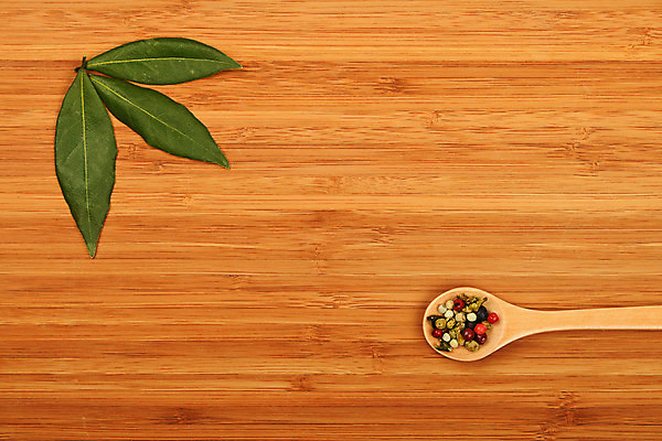 포토 JPG 해외이미지 음식 백그라운드 잎 3 요리 사람없음 목재 숟가락 만 조미료 그룹 혼합 자르기 대나무 향신료 후추 월계수 해외202004 해외포토 나무 식물 재료 모션 수저 향미료 파일형식 이미지허브