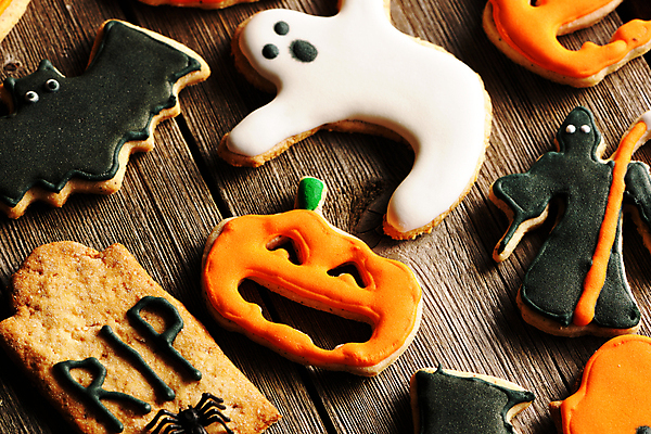 포토 JPG 해외이미지 백그라운드 탁자 디저트 사람없음 장식 쿠키 할로윈 달콤 유령 비석 박쥐 사신 잭오랜턴 핸드메이드 해외202004 해외포토 음식 가구 포유류 맛 파일형식 이미지허브