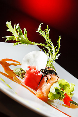 포토 JPG 해외이미지 문화 음식 잎 채소 고추 밥 건강 육류 어류 요리 동양인 사람없음 빨간색 초록색 식당 일본 식사 저녁식사 초밥 신선 해조류 맛 참치 먹기 장어 해산물 준비 날것 롤 연어 후추 동쪽 점심식사 해외202004 해외포토 식물 아시아 컬러 컨셉 식재료 모션 인종 상점 수중동물 해양식물 방향 향신료 일본음식 파일형식 이미지허브