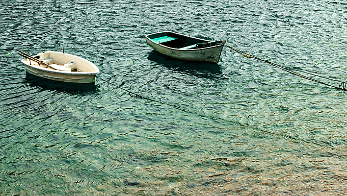 포토 JPG 해외이미지 바다 여행 컨셉 자연 낚시 휴가 사람없음 야외 목재 초록색 물 파란색 태양 침묵 흰색 보트 나룻배 노젓기 닻 옛날 터키석 해외202004 해외포토 자연요소 나무 컬러 배_교통 재료 모션 레저 소리 보석 생태계 파일형식 이미지허브