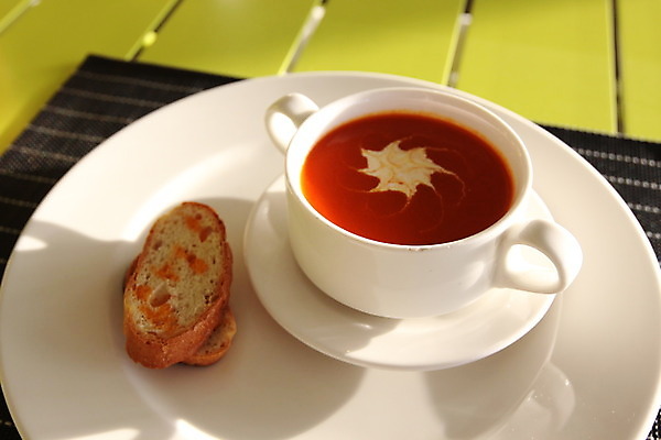 포토 JPG 해외이미지 그릇 식기 접시 포크 토마토 채소 의자 탁자 밥 양파 오이 새우 피자 육류 어류 사람없음 케이크 식당 숟가락 버섯 당근 카페 샐러드 면 칼 자르기 해산물 향신료 파인애플 올리브 소금 홍합 후추 해외202004 해외포토 열매 음식 가구 과일 식재료 모션 어패류 디저트 뿌리채소 패스트푸드 서양음식 수저 갑각류 상점 수중동물 열대과일 향미료 파일형식 이미지허브