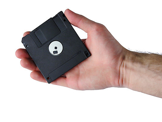 포토 JPG 해외이미지 손 손바닥 3 사람없음 상점 디지털 검은색 자료 운전 정보 수확 잡기 중앙 플로피디스크 유연 주기 파일 복고 부드러움 5 수납 유지 고립 구식 보관소 소프트웨어 옛날 용량 지원 프로그램 해외202004 해외포토 컬러 농업 모션 신체부위 숫자 감각 저장 파일형식 이미지허브