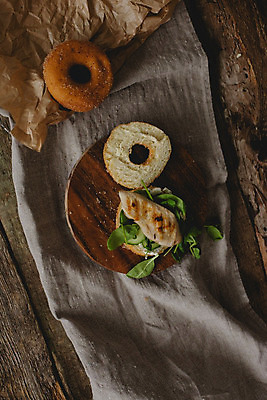 포토 JPG 해외이미지 종이 음식 백그라운드 잎 채소 탁자 오이 주택 쟁반 샌드위치 건강 육류 요리 사람없음 목재 수건 주방 식사 저녁식사 샐러드 식탁보 시골 직물 신선 원형 도넛 아침식사 먹기 속도 준비 시금치 성분 점심식사 번 핸드메이드 비건 해외202004 해외포토 도형 나무 식물 빵 가구 식재료 재료 모션 디저트 건물 위생용품 채식주의자 파일형식 이미지허브