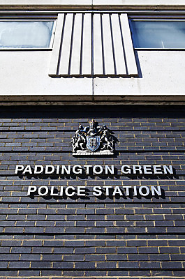 포토 JPG 해외이미지 영어 영국 잉글랜드 사람없음 경찰 역 서비스 런던 보안 법 대도시 해외202004 해외포토 직업 문자 유럽 교통시설 안전 도시 파일형식 이미지허브