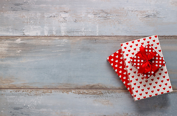 포토 JPG 해외이미지 리본 종이 백그라운드 컨셉 포장 엄마 휴가 아이디어 발렌타인데이 선물 이벤트 사람없음 목재 장식 빨간색 파란색 상자 우주 놀람 수확 덮개 시골 축하 신용카드 생일 묶기 심볼 활 주기 질감 복고 기회 심플 패키지 옛날 핸드메이드 해외202004 해외포토 나무 기념일 감정 컬러 농업 재료 가족 모션 데이이벤트 표정 금융 뚜껑 파일형식 이미지허브