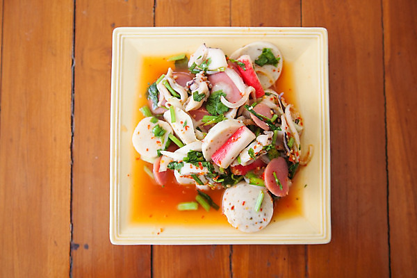 포토 JPG 해외이미지 접시 음식 백그라운드 잎 토마토 채소 태국 고추 양파 새우 건강 육류 돼지고기 어류 요리 동양인 사람없음 빨간색 초록색 식당 식사 저녁식사 샐러드 튀김 신선 뜨거움 맛 혼합 먹기 허브 해산물 향신료 오징어 매움 후추 점심식사 섞기 해외202004 해외포토 식물 식기 아시아 컬러 컨셉 식재료 모션 연체동물 갑각류 인종 상점 수중동물 향미료 파일형식 이미지허브