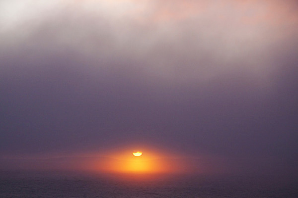 포토 JPG 해외이미지 구름 호수 파도 바다 섬 과학 여행 겨울 자연 하늘 풍경 사람없음 물 여름 파란색 빛 컬러풀 글로벌 반사 여행객 우주 일출 얼음 일몰 추위 흰색 오픈 크루즈 시원함 크리스탈 북극 서리 빙산 북쪽 그린란드 북극해 옛날 해외202004 해외포토 자연요소 계절 컬러 배_교통 덴마크 사람 노을 광석 극지방 방향 생태계 파일형식 이미지허브