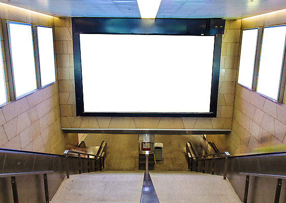 포토 JPG 해외이미지 간판 프레임 광고판 실내 사람없음 계단 역 에스컬레이터 전철역 목업 해외202004 해외포토 교통시설 알림판 내부 판 파일형식 이미지허브