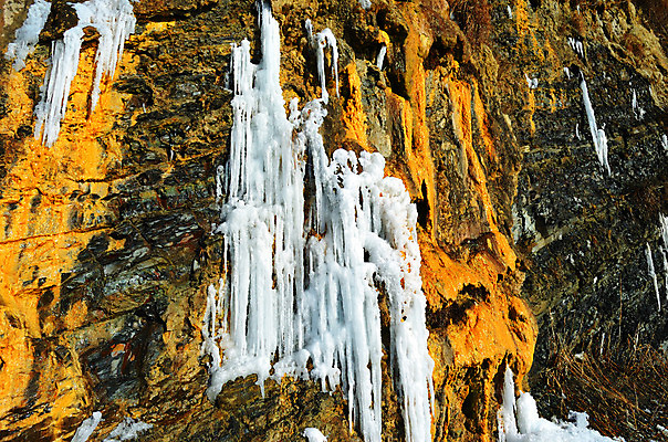 포토 JPG 해외이미지 바다 섬 여행 겨울 자연 사람 풍경 사람없음 야외 물 갈색 걷기 냉동 얼음 폭포 추위 얼룩 그룹 동굴 군중 암초 사암 내추럴 우수 전국 해외202004 해외포토 자연요소 계절 컬러 모션 돌_바위 절기 생태계 파일형식 이미지허브