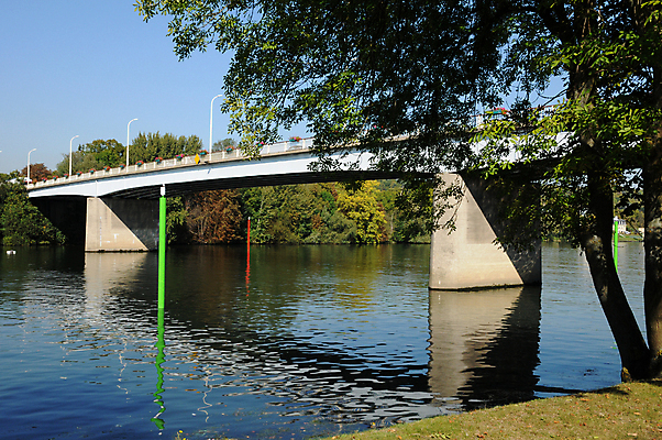 포토 JPG 해외이미지 나무 풍경 사람없음 야외 물 강 프랑스 강가 그림 해외202004 해외포토 자연요소 식물 유럽 파일형식 이미지허브