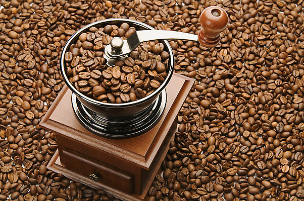 포토 JPG 해외이미지 전통 커피 음료 백그라운드 아침 독일 손잡이 사람없음 목재 갈색 금속 주방 카페 골동품 흰색 시골 신선 아침식사 콜롬비아 낟알 컨테이너 굽기 복고 그라인더 갈기 카푸치노 에스프레소 구식 모카 옛날 카페인 해외202004 해외포토 주간 나무 유럽 산업 컬러 재료 재질 상점 식사 남아메리카 구이 커피용품 파일형식 이미지허브