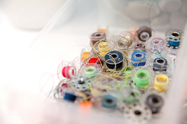 포토 JPG 해외이미지 디자인 산업 비즈니스 노동자 사람없음 도구 직물 업무 제조 바느질 묘사 재단 재단사 방법 핸드메이드 카피스페이스 해외202004 해외포토 직업 공백 작업 파일형식 이미지허브