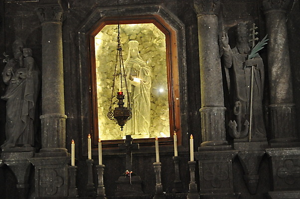 포토 JPG 해외이미지 유럽 지구 사람없음 조각상 상점 방 미술관 보석 샹들리에 소금 폴란드 광부 깊이 땅파기 크라쿠프 해외202004 해외포토 직업 나라 조명 조형물 광석 파일형식 이미지허브