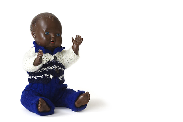 포토 JPG 해외이미지 옷 어린이 인형 바지 놀이 사람없음 장난감 갈색 어둠 아기 피부 니트 복고 과거 저지 핸드메이드 해외202004 해외포토 컬러 컨셉 상의 하의 사람 신체부위 파일형식 이미지허브