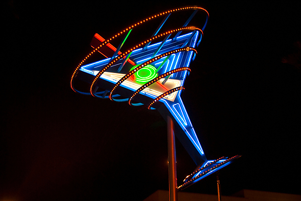 포토 JPG 해외이미지 음료 여행 미술 사람없음 야외 가로 컬러풀 파티 미국 활발 칵테일 도박 야간 사인 올리브 네온 라스베가스 마티니 해외202004 해외포토 자연요소 열매 컬러 컨셉 북아메리카 문화예술 주류 이벤트 파일형식 이미지허브