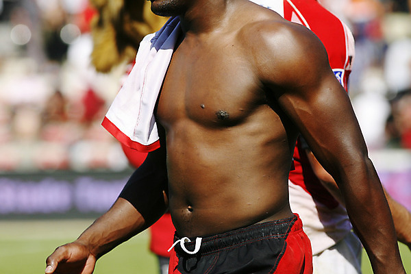 포토 JPG 해외이미지 스포츠 공 놀이 사람없음 야외 럭비 경기장 도전 게임 그룹 풍선 필승 해외202004 해외포토 스포츠시설 구기 우승 파일형식 이미지허브