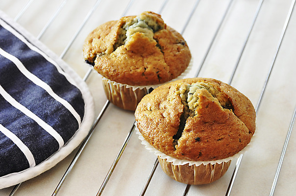 포토 JPG 해외이미지 열매 종이 음식 장갑 2 다이어트 과일 아침 디저트 요리 사람없음 파란색 쿠키 과자 케이크 보라색 빵집 대접 신선 오븐 달콤 아침식사 유혹 굽기 블루베리 브런치 머핀 칼로리 페스츄리 해로움 핸드메이드 해외202004 해외포토 주간 식물 잡화 빵 컬러 컨셉 건강 상점 식사 가전제품 맛 구이 파일형식 이미지허브