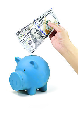 포토 JPG 해외이미지 손 종이 지폐 돈 비즈니스 성공 사람없음 금융 쌓기 달러 미국 저축 잡기 계산 재산 구매 흰배경 결제 고립 해외202004 해외포토 백그라운드 컨셉 북아메리카 모션 신체부위 경제 쇼핑 흰색 파일형식 이미지허브