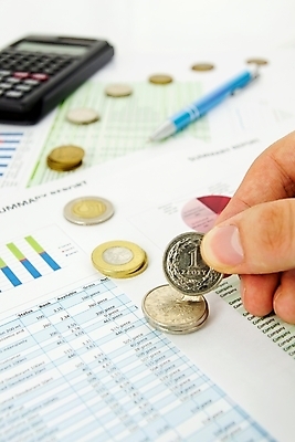 포토 JPG 해외이미지 돈 회사 비즈니스 통계 성공 사람없음 금융 경제 펜 동전 자료 저축 계산기 성장 업무 수학 시장 재산 결과 구매 주식 지시 분석 무역 보고서 투자 상업 이익 수익 공유 경영 매각 선로 예산 적자 해외202004 해외포토 산업 컨셉 교과목 모션 문구용품 쇼핑 필기구 장비 작업 파일형식 이미지허브