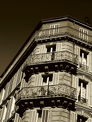 포토 JPG 해외이미지 건축양식 창문 사람없음 건물 프랑스 발코니 건축가 프랑스어 옛날 프로방스 해외202004 해외포토 직업 문자 건축물 건축 유럽 파일형식 이미지허브