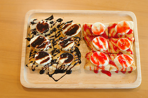 포토 JPG 해외이미지 접시 음식 빵 백그라운드 다이어트 탁자 디저트 주택 바나나 건강 사람없음 가로 갈색 초콜릿 흰색 신선 달콤 정상 자르기 페이지 내추럴 해외202004 해외포토 식기 컬러 가구 과일 모션 건물 맛 파일형식 이미지허브