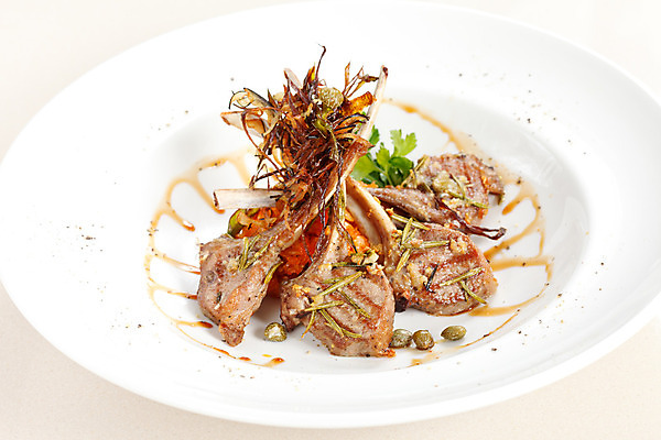 포토 JPG 해외이미지 전통 접시 음식 토마토 채소 부분 가지 뼈 파프리카 파슬리 육류 돼지고기 스테이크 요리 사람없음 빨간색 주방 식당 식사 저녁식사 당근 카페 소고기 신선 뜨거움 고명 그릴 바비큐 강의 굽기 먹기 메인 향신료 후추 양고기 로즈메리 바비큐립 점심식사 딜 해외202004 해외포토 식기 컬러 식재료 모션 주방용품 뿌리채소 서양음식 상점 구이 허브 향미료 파일형식 이미지허브