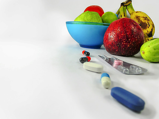 포토 JPG 해외이미지 직업 백그라운드 과일 청진기 탁자 건강 병원 사람없음 치료 약 진료 듣기 장비 의사 흰색 기구 공구 하트 긴급 맥박 질병 약국 측정 보고서 처방 건강식 고립 돌봄 심장병 약사 해외202004 해외포토 모양 음식 컬러 가구 의학 의료기기 모션 의료진 도구 파일형식 이미지허브