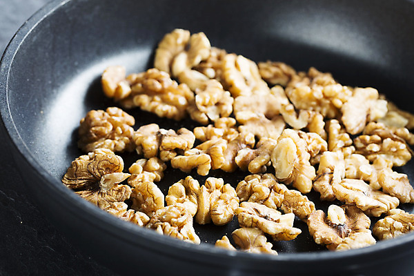 포토 JPG 해외이미지 음식 백그라운드 과일 재료 건강 사람없음 갈색 견과류 흰색 만취 먹기 가득함 유기농 호두 축배 해외202004 해외포토 웰빙 컬러 모션 술취함 파일형식 이미지허브