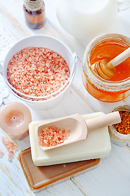 포토 JPG 해외이미지 사람없음 주황색 스파 오일 아로마 스파용품 비누 꿀 아로마테라피 꿀단지 스쿱 허니디퍼 입욕소금 해외202004 해외포토 음식 컬러 위생용품 화장품 도구 미용용품 오브젝트 소금 테라피 파일형식 이미지허브