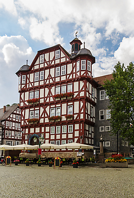 포토 JPG 해외이미지 유럽 건축양식 창문 지붕 거리 주택 프레임 독일 사람없음 건물 목재 도시 센터 중세 역사 수리 묘사 그림 뼈대 타운 르네상스 옛날 해외202004 해외포토 나무 건축물 건축 나라 재료 파일형식 이미지허브