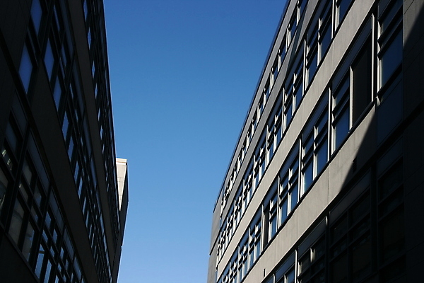 포토 JPG 해외이미지 건축양식 창문 하늘 추상 사람없음 건물 파란색 사무실 고층빌딩 도시 도심 더블린 해외202004 해외포토 건축물 건축 컬러 무늬 비즈니스 빌딩 아일랜드 파일형식 이미지허브