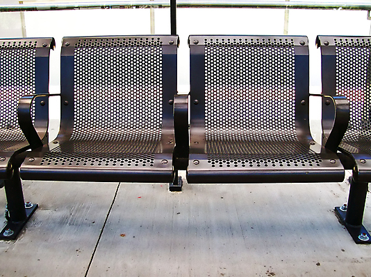 포토 JPG 해외이미지 1 라이프스타일 디자인 가구 백그라운드 의자 표면 휴식 새로움 앉기 사람없음 야외 빛 반짝임 금속 검은색 장비 화려 우아함 철 오브젝트 싱글 윤곽 광택 쇠창살 철강 혼자 스타일 해외202004 해외포토 컬러 생활용품 컨셉 모션 재질 생활 파일형식 이미지허브