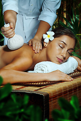 포토 JPG 해외이미지 웰빙 여자 꽃 신체 태국 자연 휴식 건강 한명 치료 상점 스파 침묵 활발 신선 마사지 허브 피부 피부관리 아로마 아로마테라피 테라피 내추럴 순서 돌봄 치료사 해외202004 해외포토 식물 직업 1 아시아 컨셉 의학 모션 사람 신체부위 뷰티 소리 생태계 파일형식 이미지허브