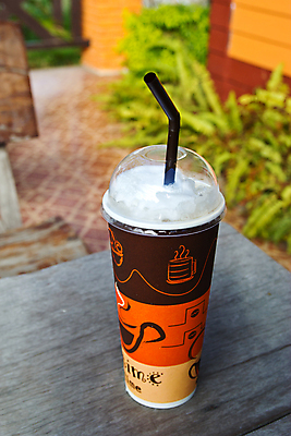 포토 JPG 해외이미지 커피 음료 백그라운드 유리 사람없음 컵 빨간색 갈색 초콜릿 얼음 재활용 거품 추위 원두 흰색 신선 달콤 휴대용 시원함 일회용 컨테이너 플라스틱 설탕 상쾌 카푸치노 에스프레소 밀짚 그리스인 떨림 고립 라떼 쉬운 카페인 해외202004 해외포토 자연요소 서양인 식기 감정 산업 컬러 모션 재질 디저트 맛 짚 오브젝트 친환경 파일형식 이미지허브