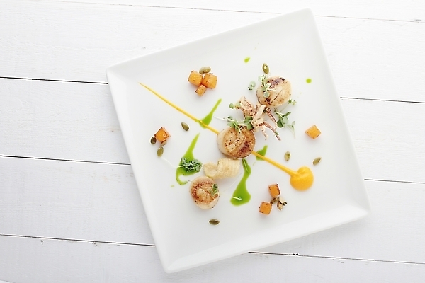 포토 JPG 해외이미지 그릇 음식 탁자 조개 건강 어류 요리 사람없음 식사 저녁식사 튀김 해산물 오징어 점심식사 해외202004 해외포토 식기 가구 어패류 연체동물 수중동물 파일형식 이미지허브