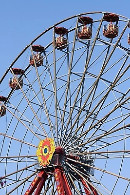 포토 JPG 해외이미지 공원 행복 모션 하늘 휴가 사람없음 야외 빨간색 파란색 컬러풀 노란색 축제 기쁨 놀이공원 축하 바퀴 원형 곤돌라 승차 큼 그네 흥분 회전목마 바둑 해외202004 해외포토 도형 공공시설 감정 컬러 컨셉 놀이 테마파크 놀이기구 크기 파일형식 이미지허브