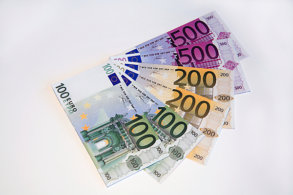 포토 JPG 해외이미지 유럽 종이 지폐 돈 비즈니스 사람없음 금융 쪽지 유로 변화 재산 투자 상업 가치 고립 유럽연합 해외202004 해외포토 나라 컨셉 경제 파일형식 이미지허브