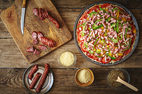 포토 JPG 해외이미지 직업 음식 백그라운드 크리스마스 토마토 재료 양파 휴가 치즈 피자 부츠 요리 사람없음 목재 쿠키 주방 숟가락 빵집 시골 양념 소시지 정상 굽기 준비 서식 복고 햄 날것 반죽 만들기 밀가루 레시피 후추 핸드메이드 해외202004 해외포토 나무 기념일 신발 채소 모션 디저트 유제품 패스트푸드 서양음식 수저 육류 상점 가공식품 가루 구이 향신료 파일형식 이미지허브