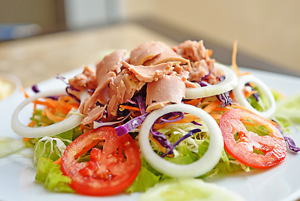 포토 JPG 해외이미지 접시 음식 조각 백그라운드 다이어트 토마토 채소 부분 양파 오이 건강 3 어류 요리 사람없음 가로 빨간색 초록색 계란 저녁식사 이탈리아 샐러드 흰색 신선 상추 참치 먹기 유기농 슬라이스 내추럴 삶기 섞기 오메가 채식주의자 해외202004 해외포토 식기 웰빙 유럽 컬러 모션 알 식사 수중동물 채식 파일형식 이미지허브