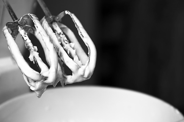 포토 JPG 해외이미지 접시 전통문화 음식 다이어트 디저트 흑백 요리 사람없음 가로 케이크 빵집 기구 신선 사발 남아메리카 달콤 맛 라틴아메리카 설탕 굽기 믹서 크림 묘사 준비 브라질 섞기 영양소 음식준비 해외202004 해외포토 전통 식기 문화 컨셉 촬영기법 건강 아메리카 상점 사기그릇 구이 파일형식 이미지허브