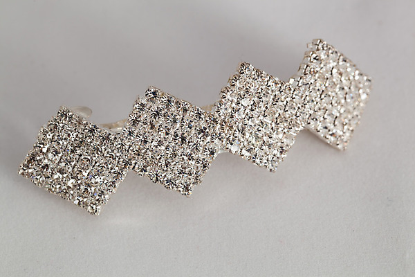 포토 JPG 해외이미지 여자 장신구 선물 사람없음 장식 빛 유행 은색 보석 클립 다이아몬드 브로치 고립 해외202004 해외포토 컬러 사람 광석 파일형식 이미지허브