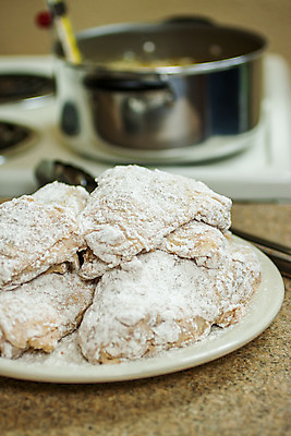 포토 JPG 해외이미지 음식 조각 요리 사람없음 주방 식사 치킨 가축 튀김 신선 먹기 날것 밀가루 해외202004 해외포토 동물 모션 가루 닭고기요리 파일형식 이미지허브